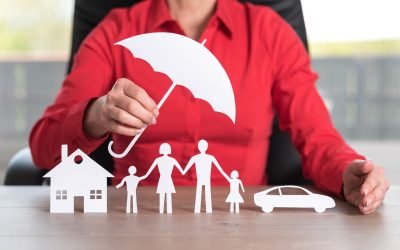 Insurer protecting a house, a family and a car